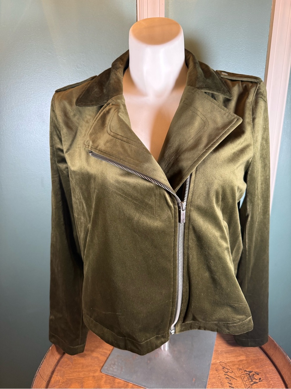 LC Lauren Conrad Jacket – Olive Green – Size XL – Two‑Way Wear – Pockets